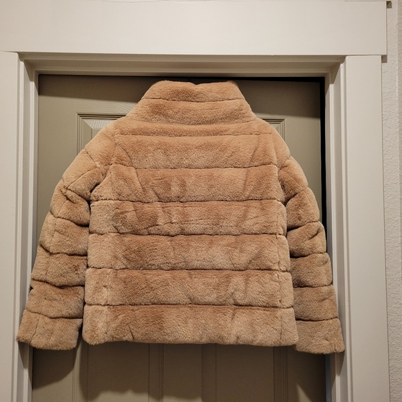 HERNO faux fur Teddy down jacket. Size 8,  Carmel color - Picture 7 of 7